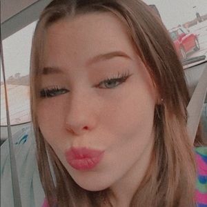 Meet your Posher, Christiana